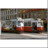1993-0x-xx 64,6 Westbahnhof 4004, 4053 (2640110).jpg